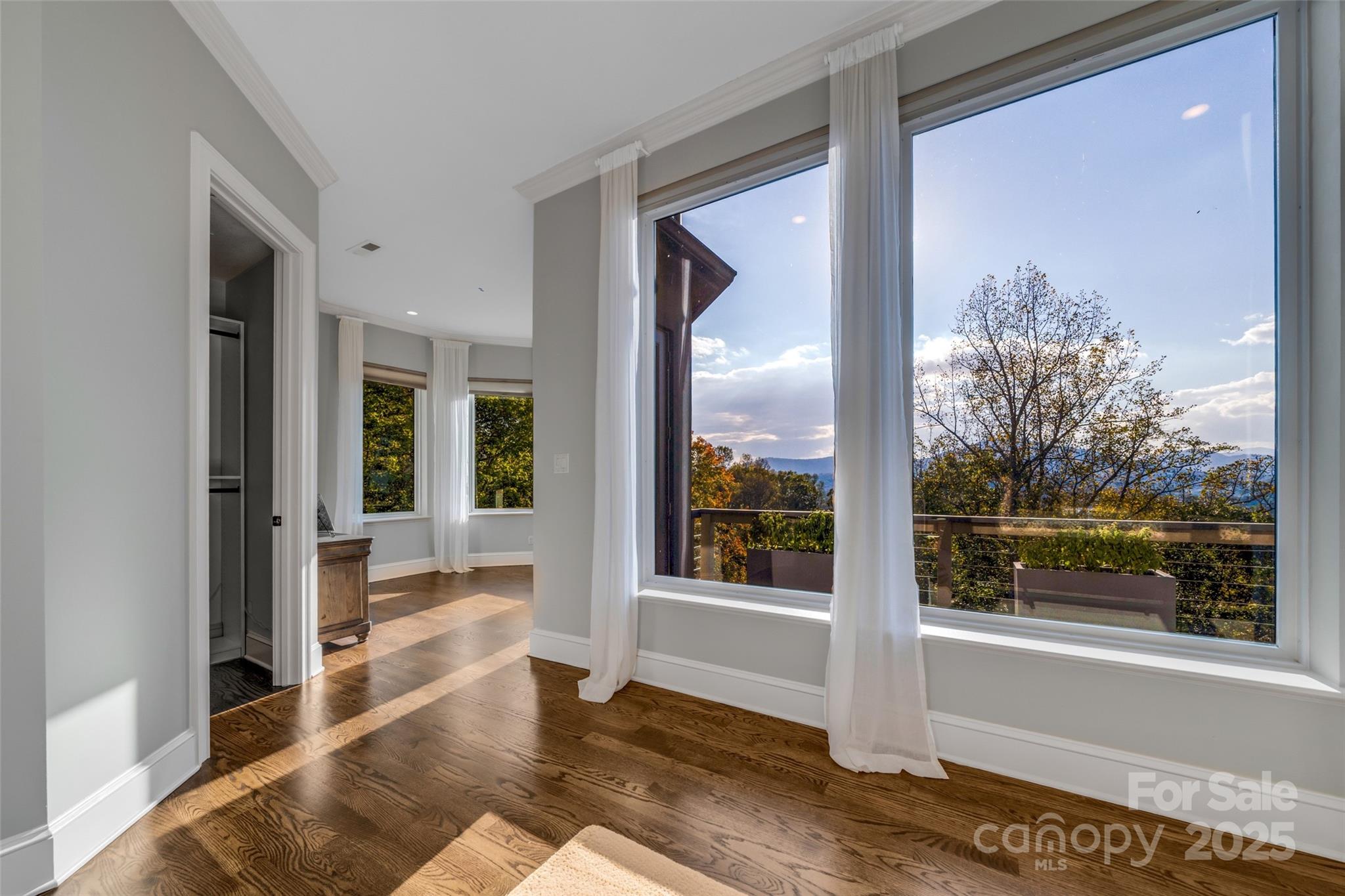 Crest Mountain - Residential