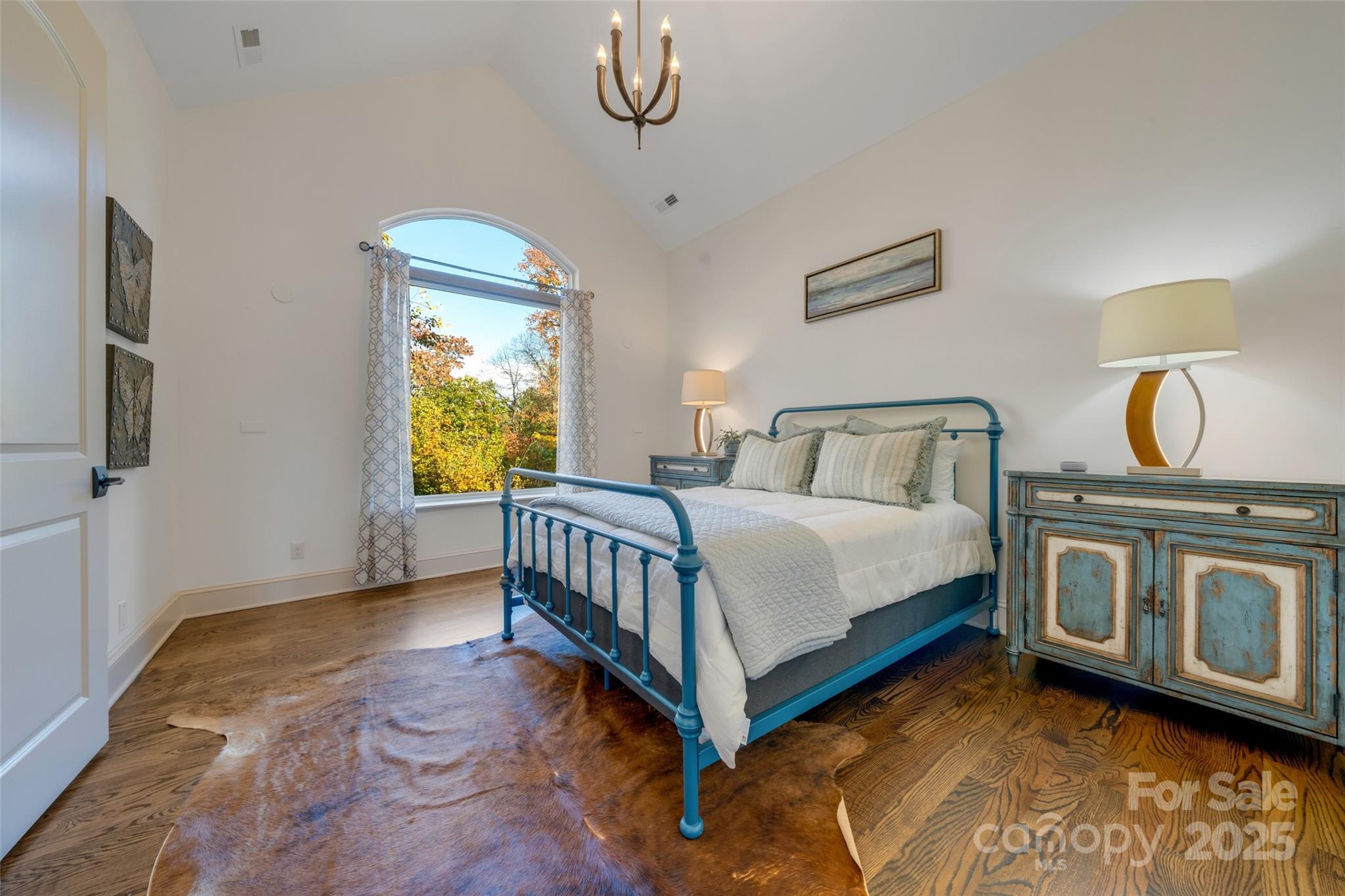 Crest Mountain - Residential