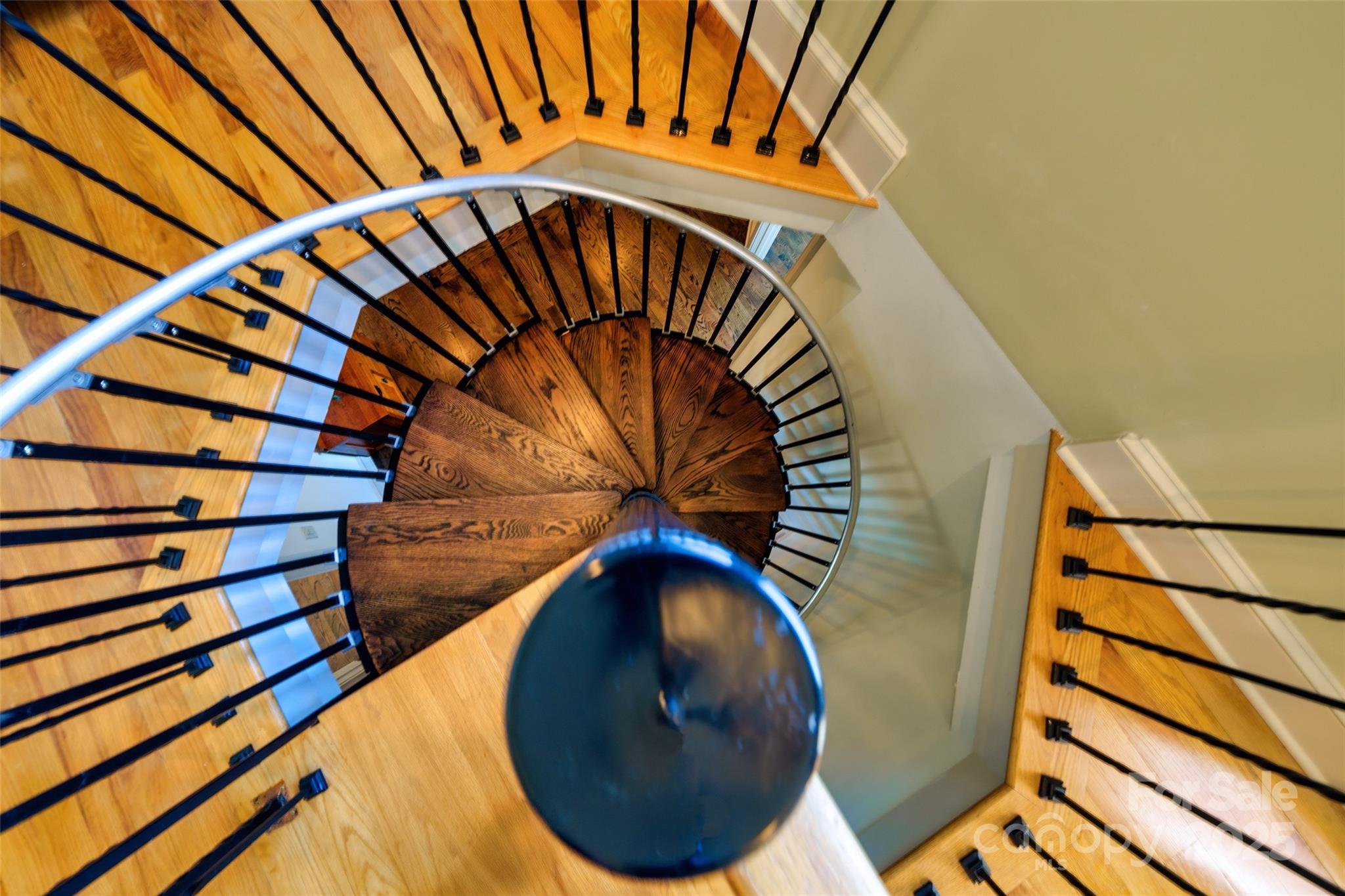 Crest Mountain - Residential