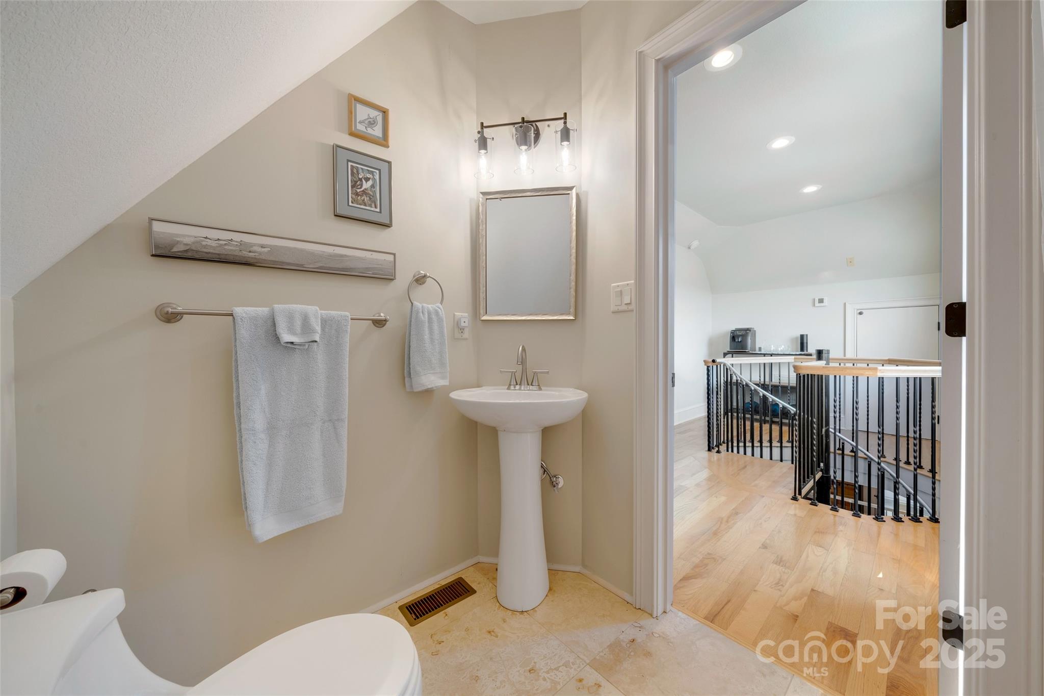 Crest Mountain - Residential