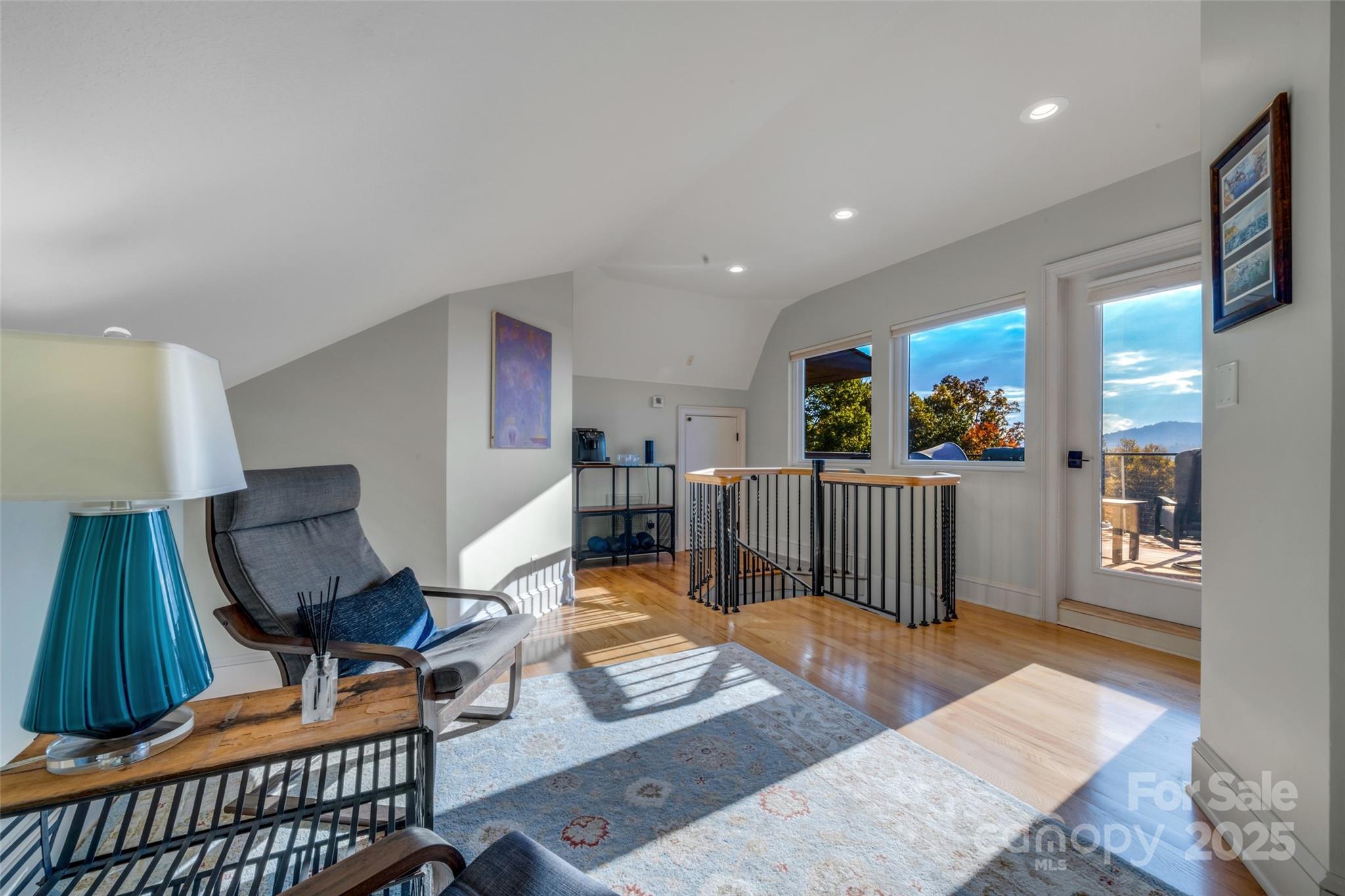 Crest Mountain - Residential