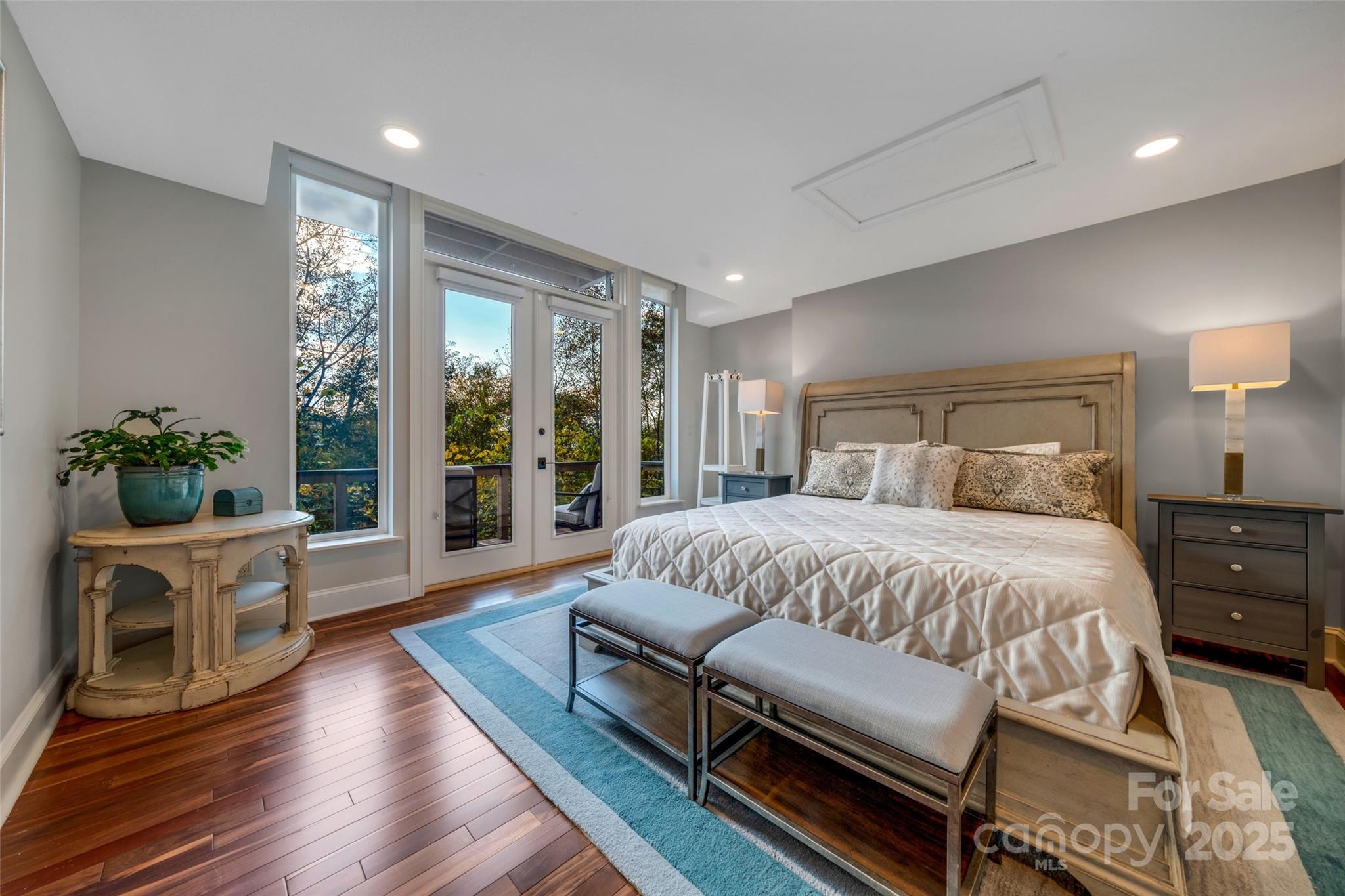 Crest Mountain - Residential