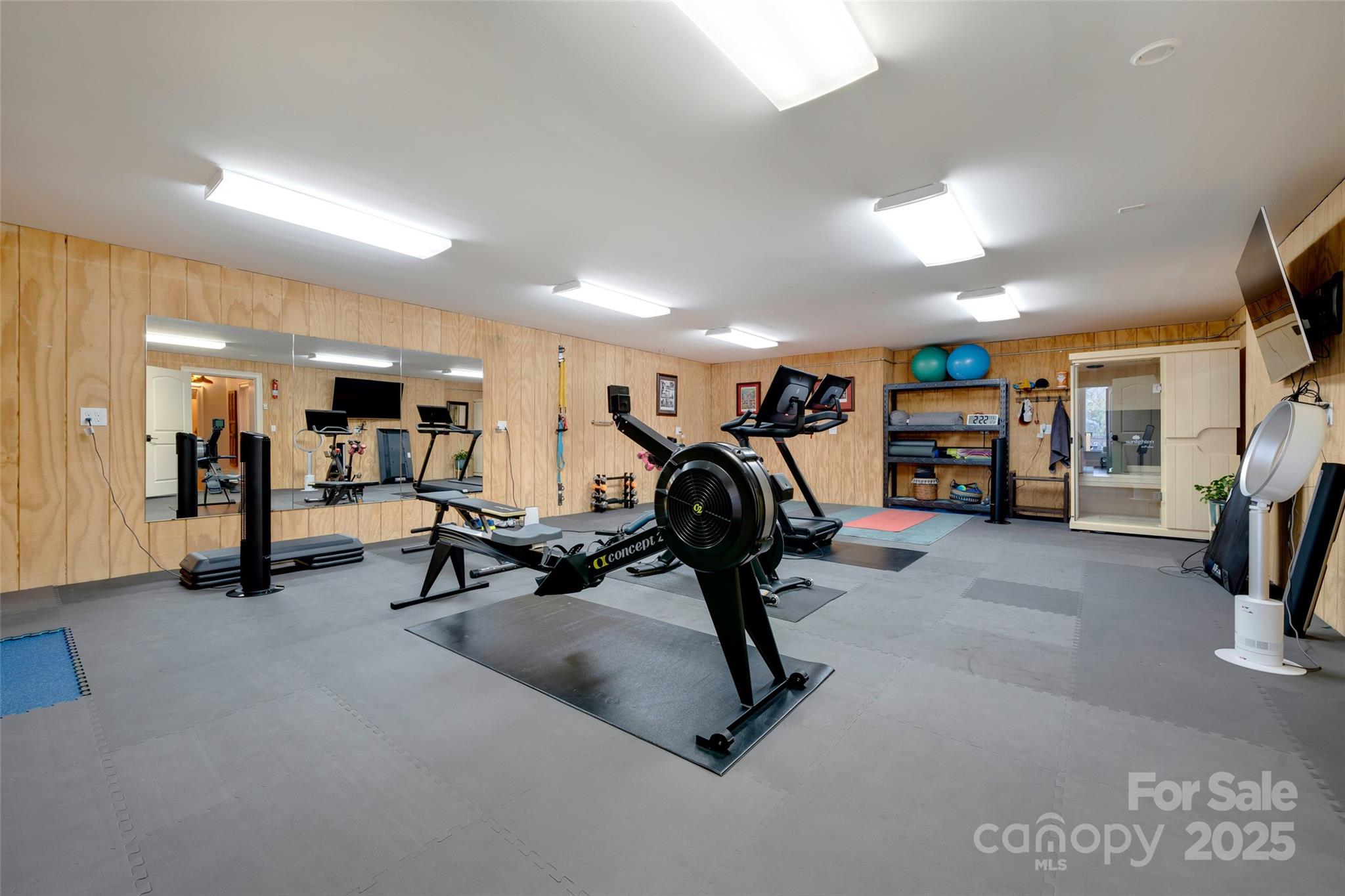 Crest Mountain - Residential