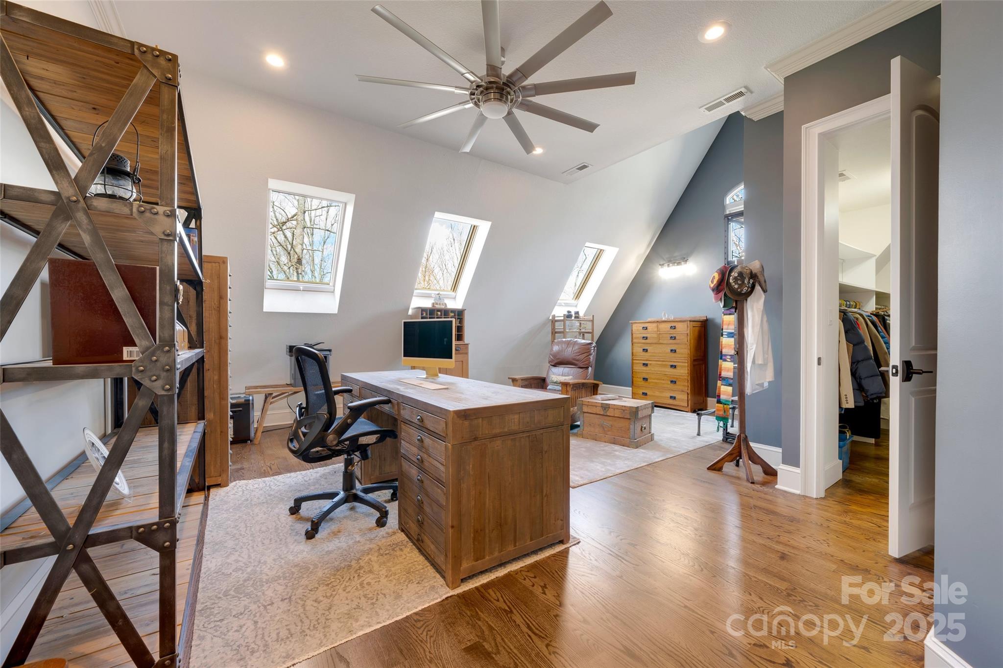 Crest Mountain - Residential