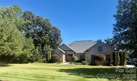 Photo of 3715 Foxboro Lane NE #129/, Hickory, NC 28601 (MLS # 4432028)