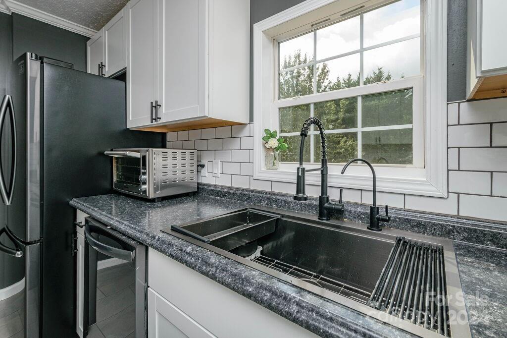 Lone Laurel - Residential