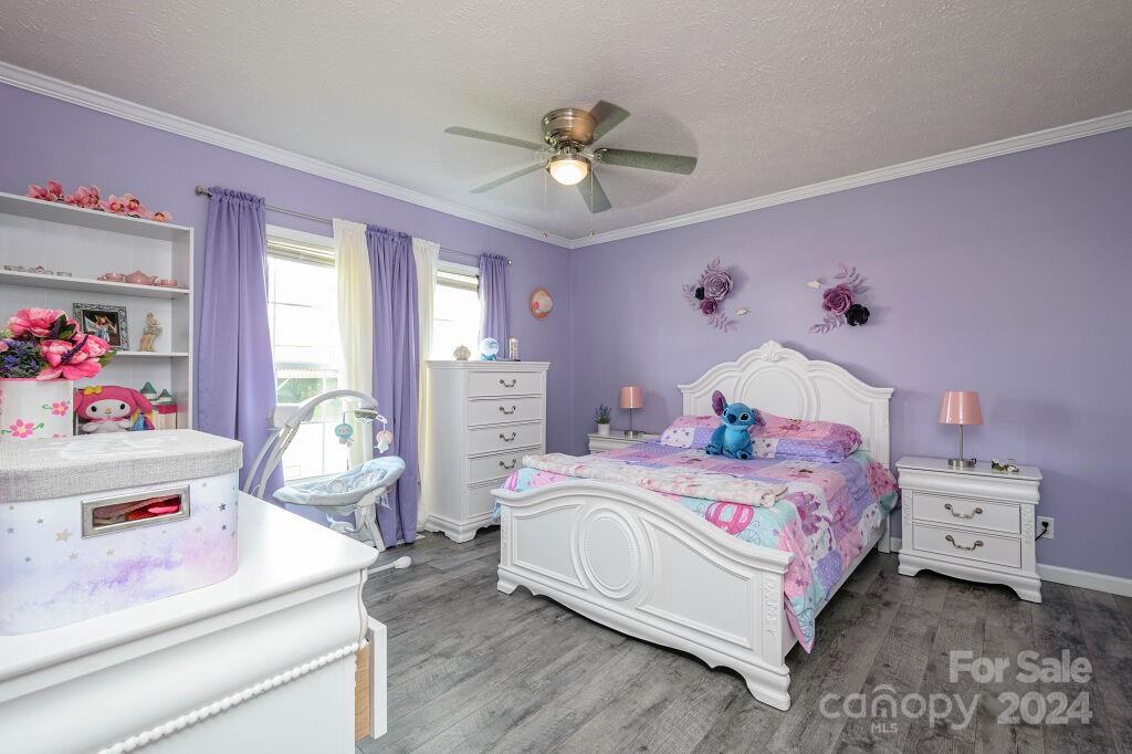 Lone Laurel - Residential