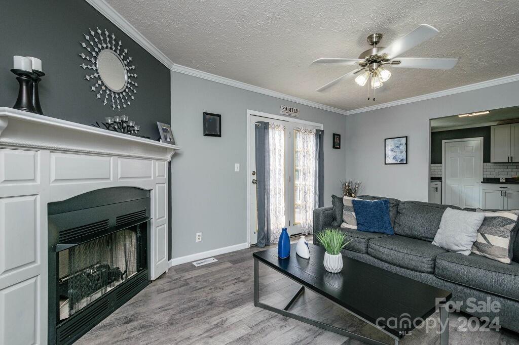 Lone Laurel - Residential