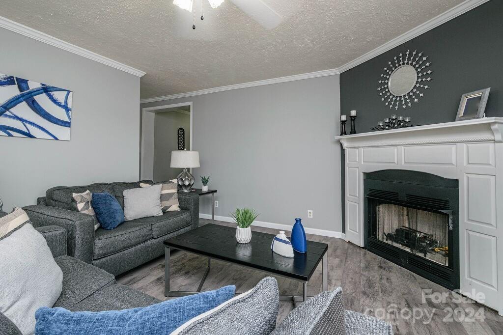 Lone Laurel - Residential