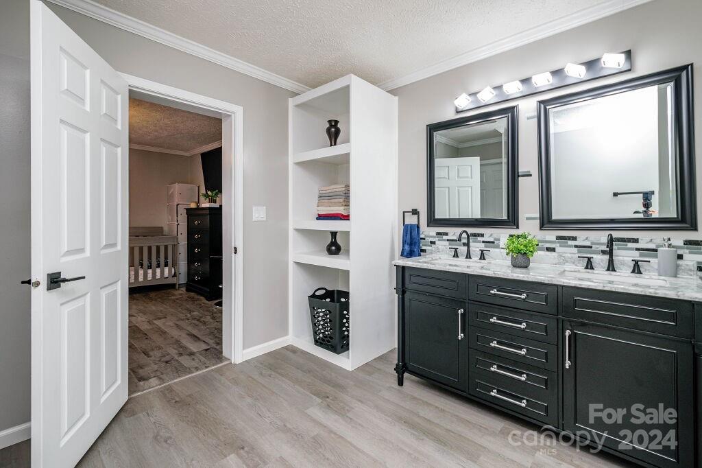 Lone Laurel - Residential