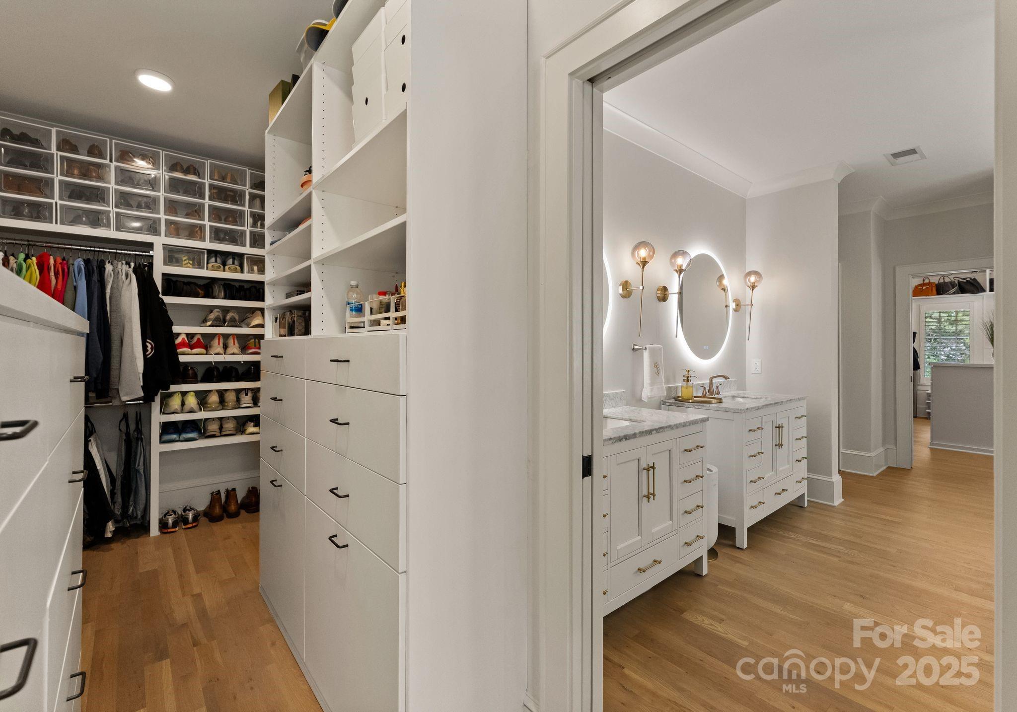 Charlotte, North Carolina 28270, United States, 5 Bedrooms Bedrooms, ,4 BathroomsBathrooms,Residential,Active,151109