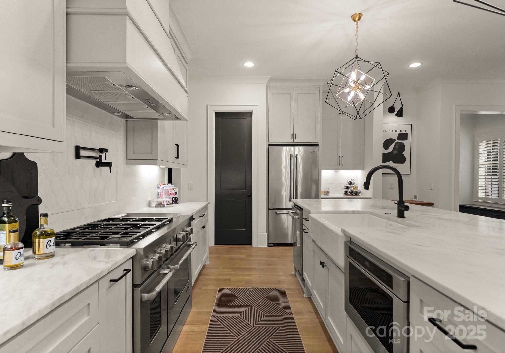 Charlotte, North Carolina 28270, United States, 5 Bedrooms Bedrooms, ,4 BathroomsBathrooms,Residential,Active,151109