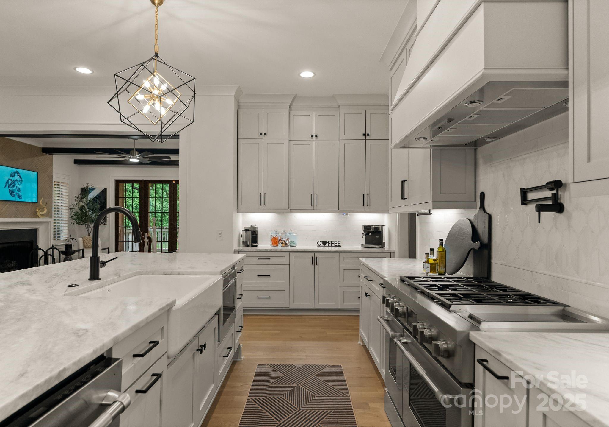 Charlotte, North Carolina 28270, United States, 5 Bedrooms Bedrooms, ,4 BathroomsBathrooms,Residential,Active,151109