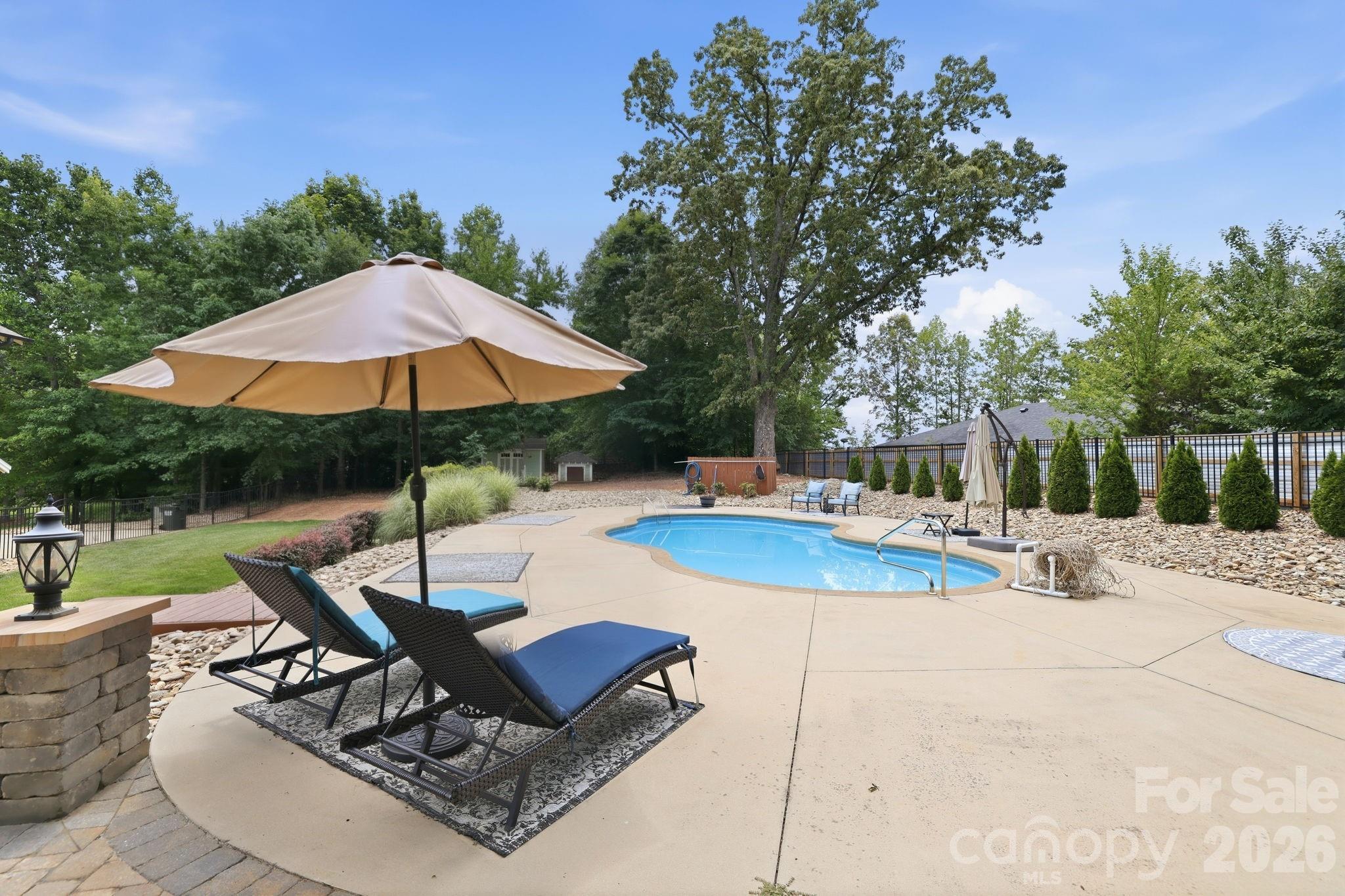 1104 Sawtooth Oak Lane
