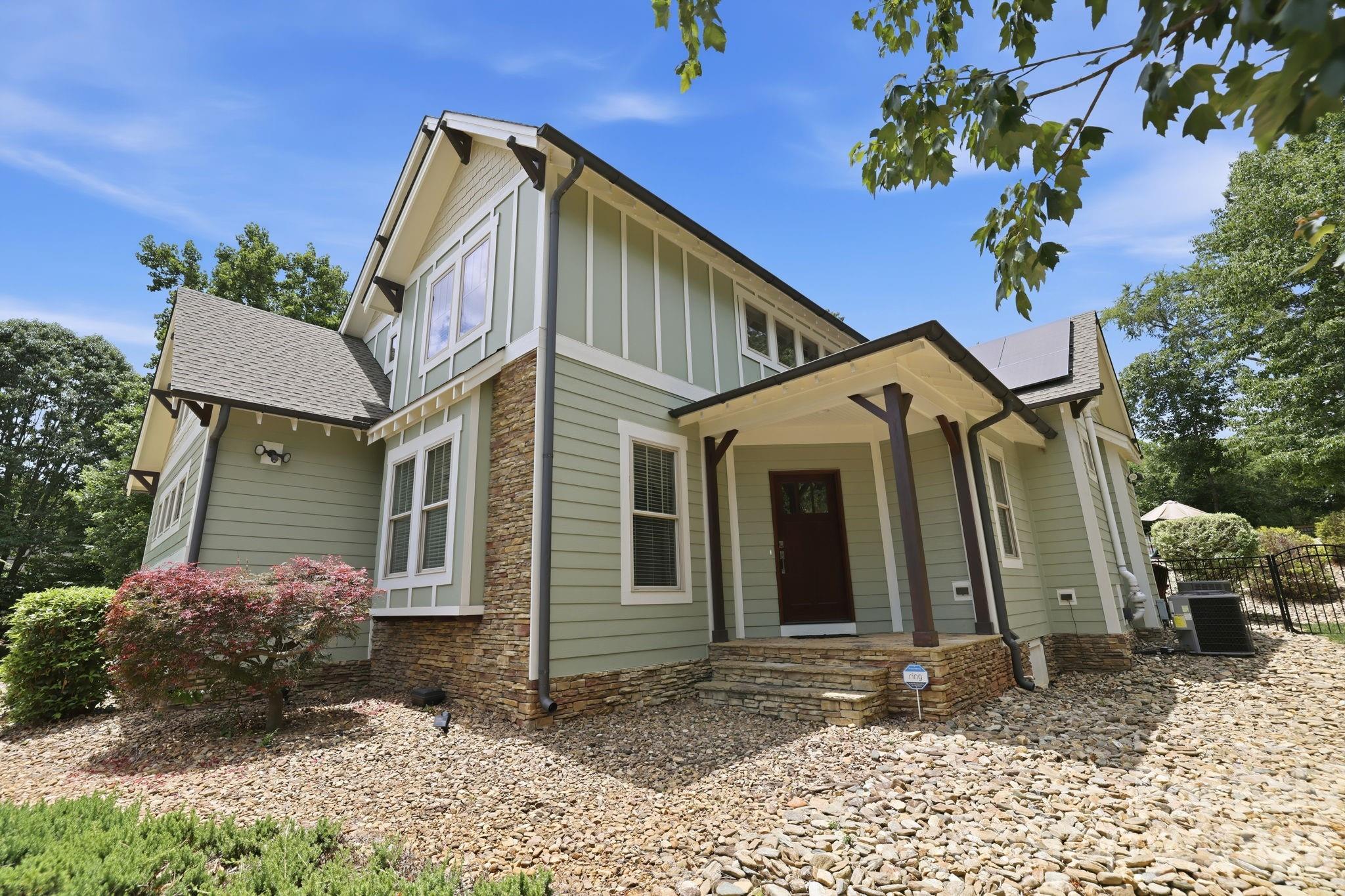 1104 Sawtooth Oak Lane