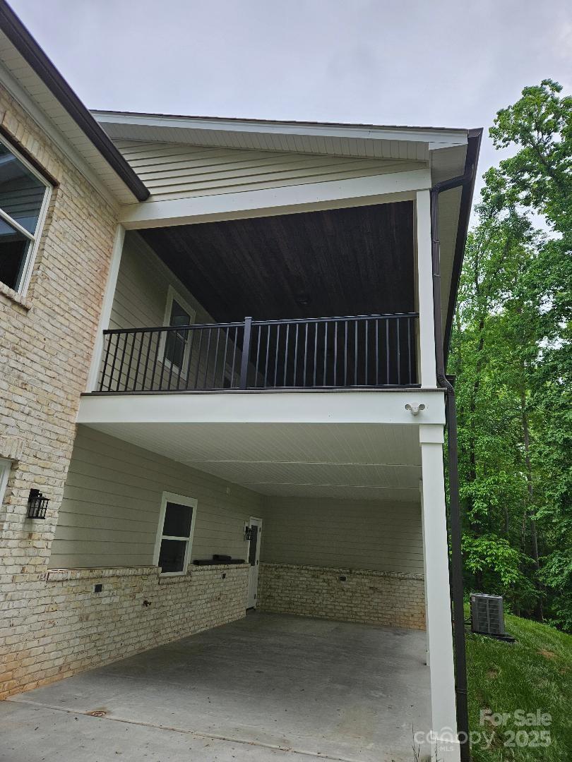 2442 Falcon Lane