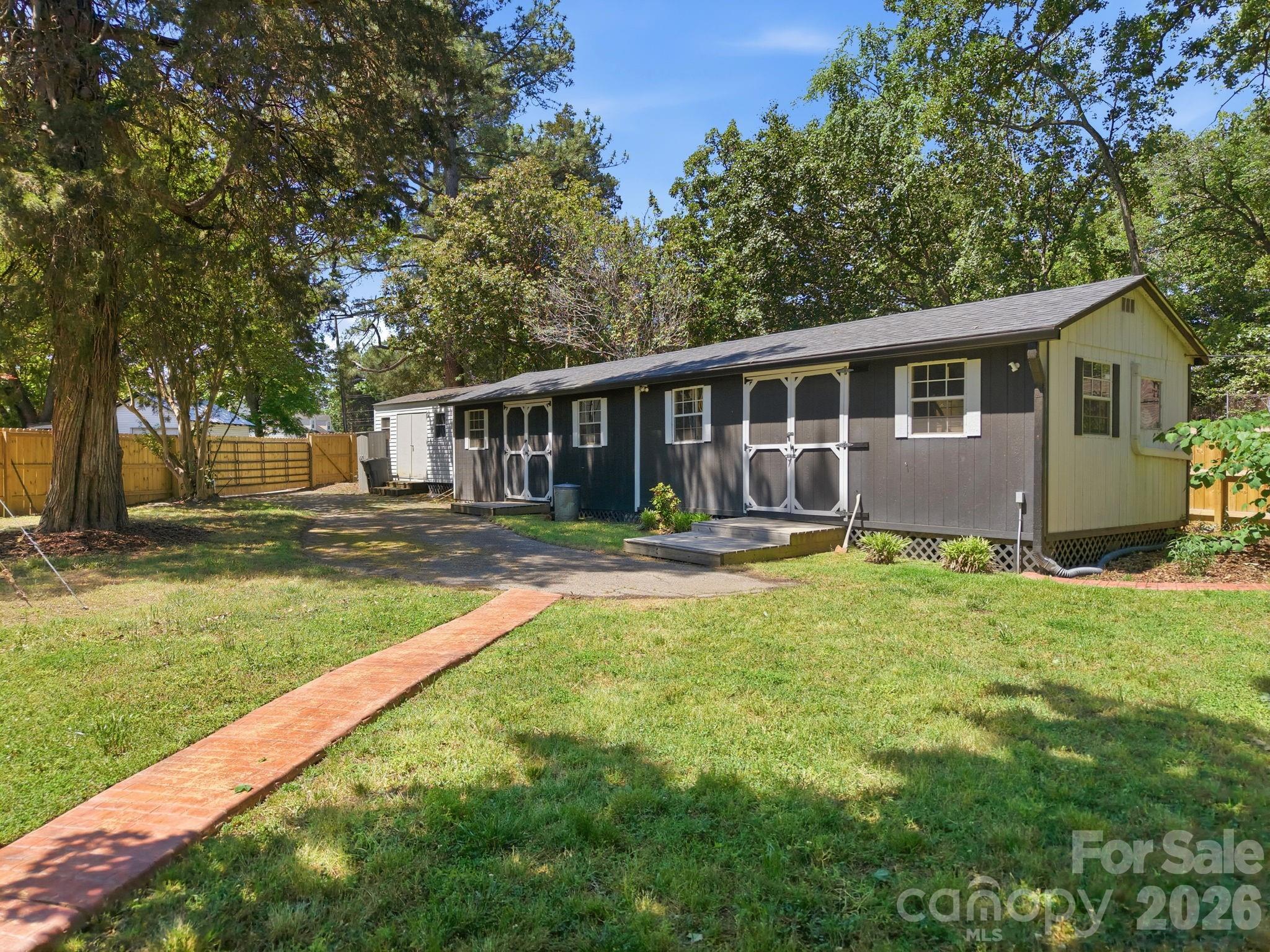 Country Club - Residential