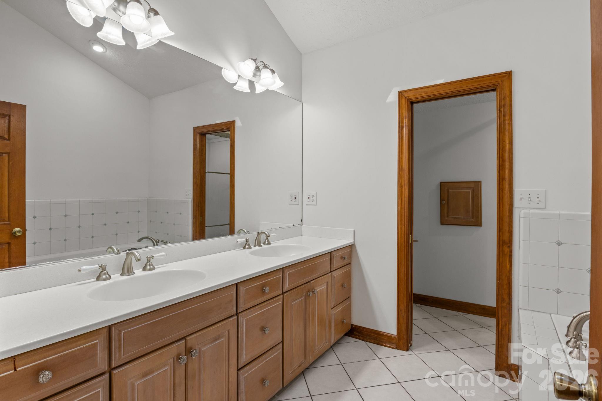 Yachtman Shores - Residential