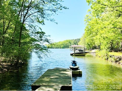 Photo of 19322 Yachtman Drive, Cornelius, NC 28031 (MLS # 4349479)