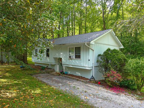 659 Salisbury Road Hendersonville NC 28792