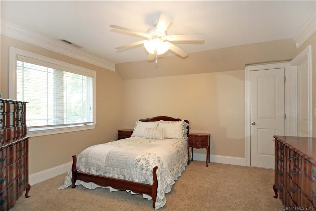 Lynnbrook - Residential