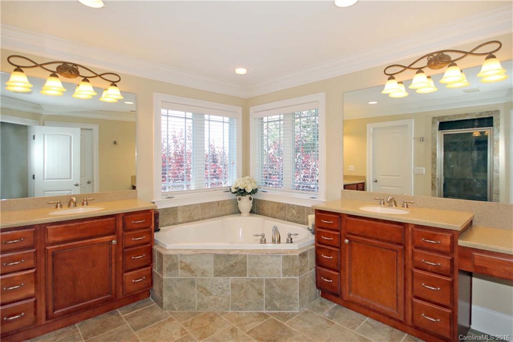 Lynnbrook - Residential