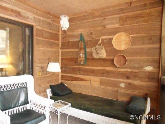 Laurel Park Villas - Residential