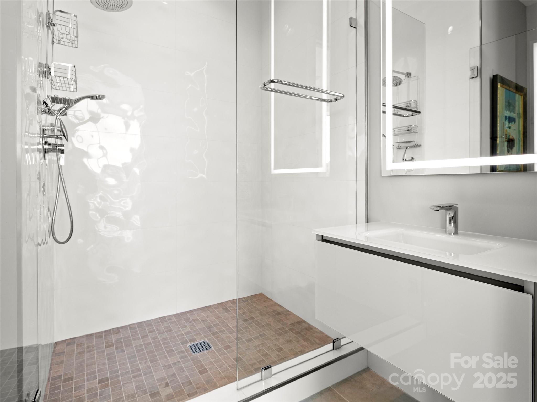 Asheville Arras Residence - Residential