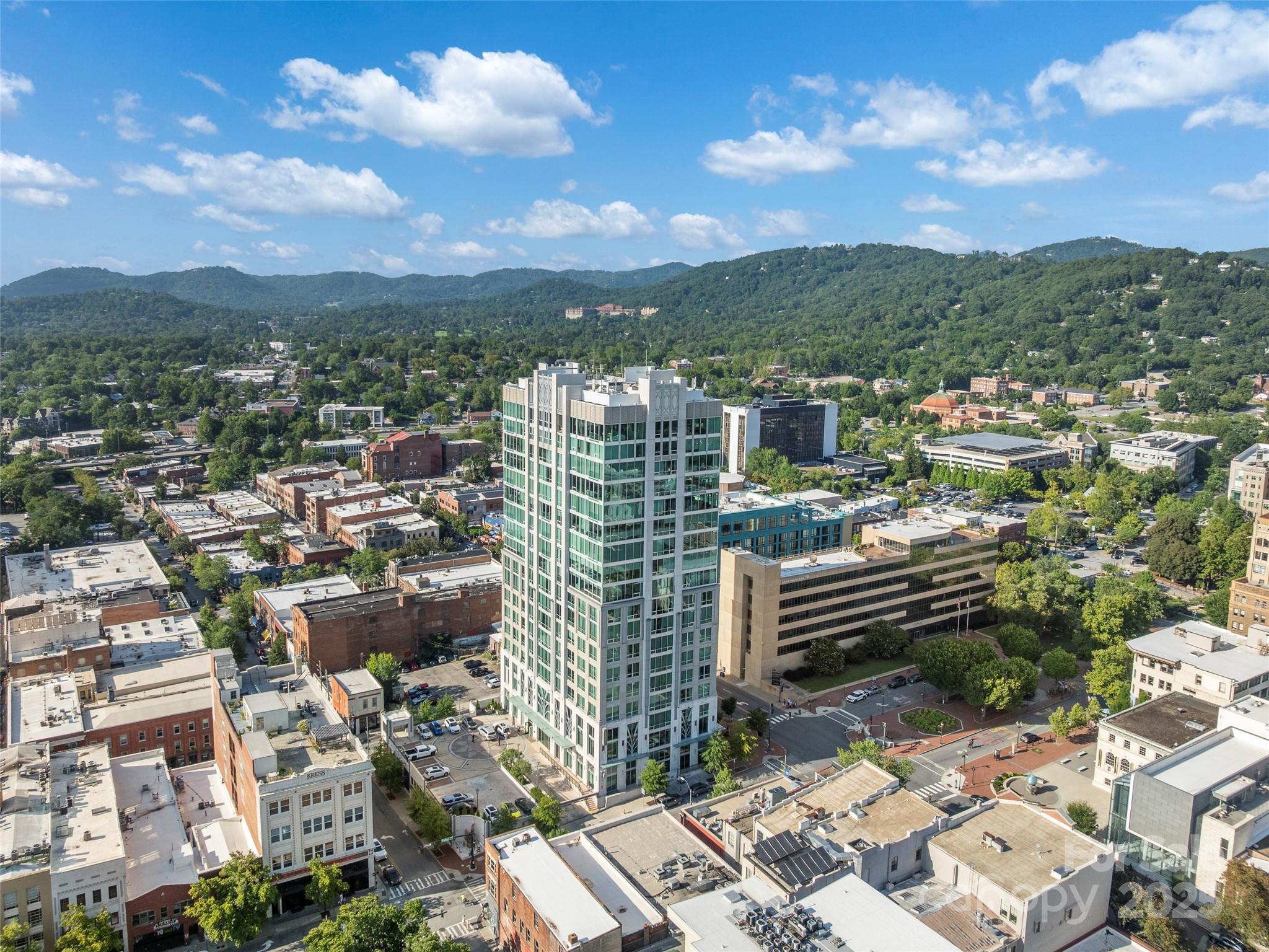 Asheville Arras Residence - Residential