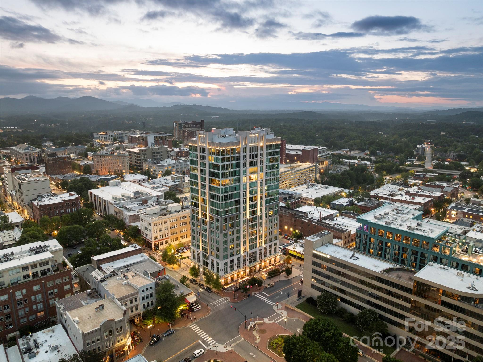 Asheville Arras Residence - Residential