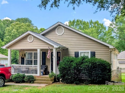 Photo of 127 Pratt Street, Belmont, NC 28012 (MLS # 4395967)
