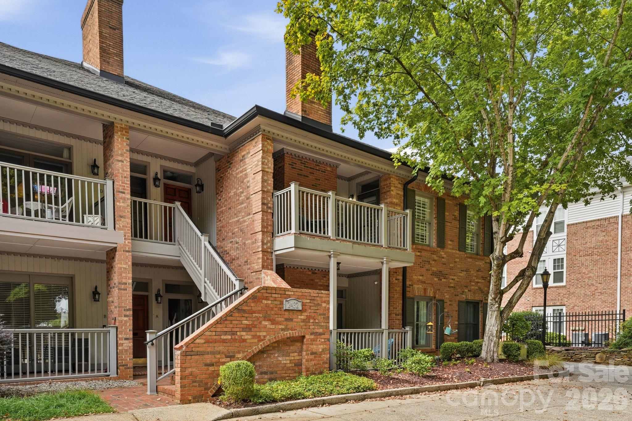 2432 Selwyn Avenue