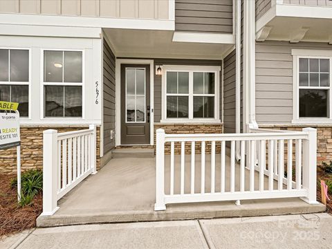 5676 Clear Creek Lane Charlotte NC 28215