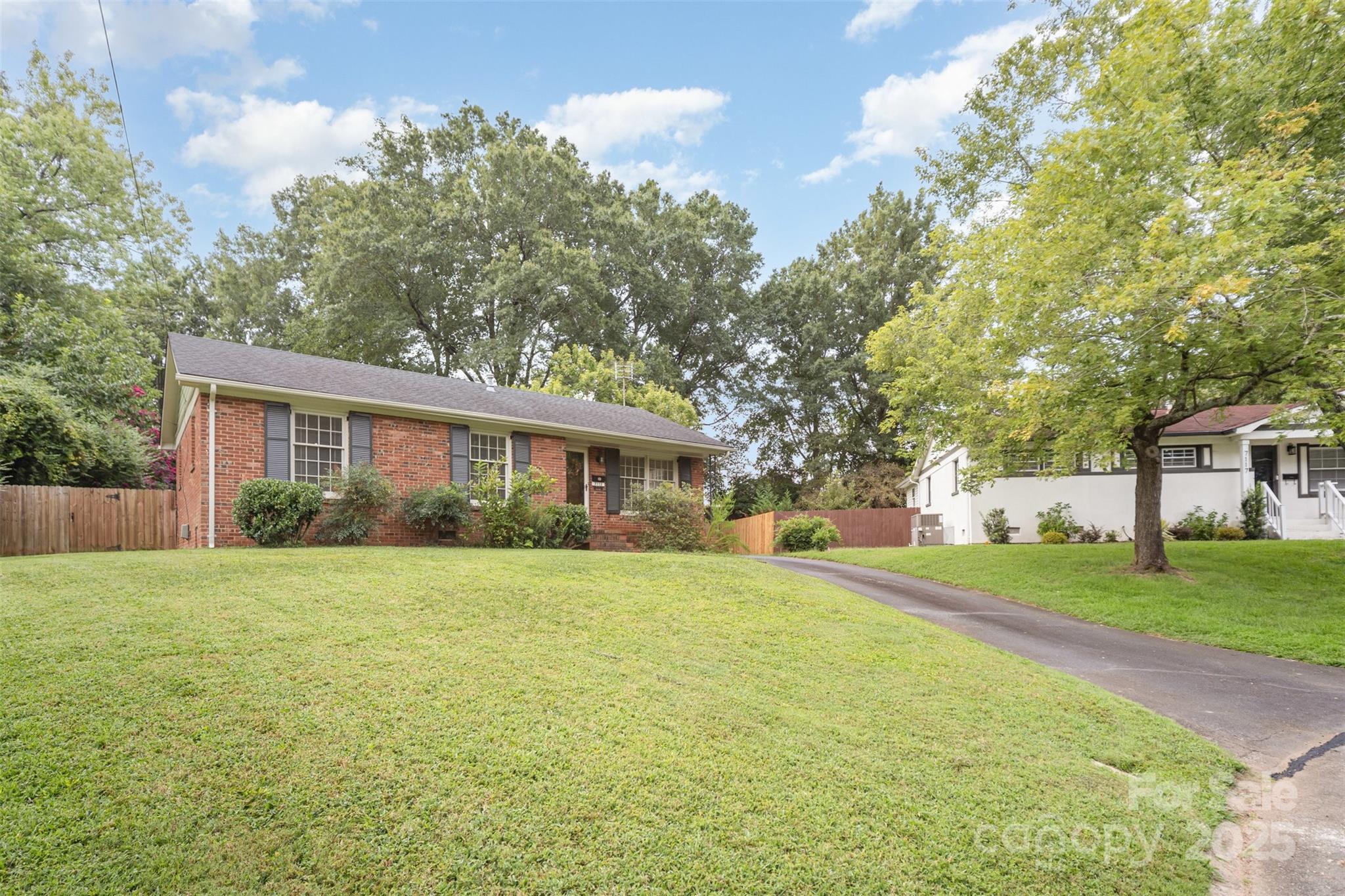 7113 Rockcliff Court