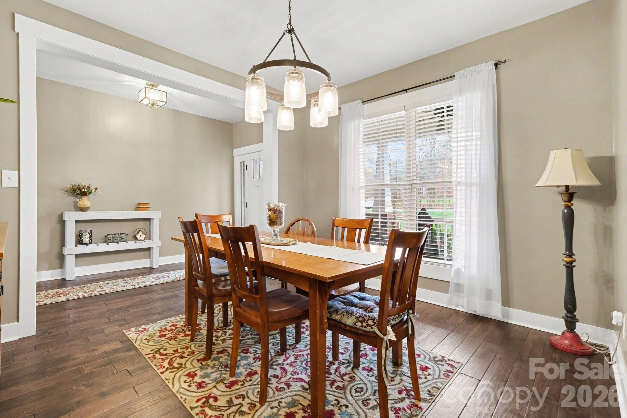 1520 Bennington Drive NW