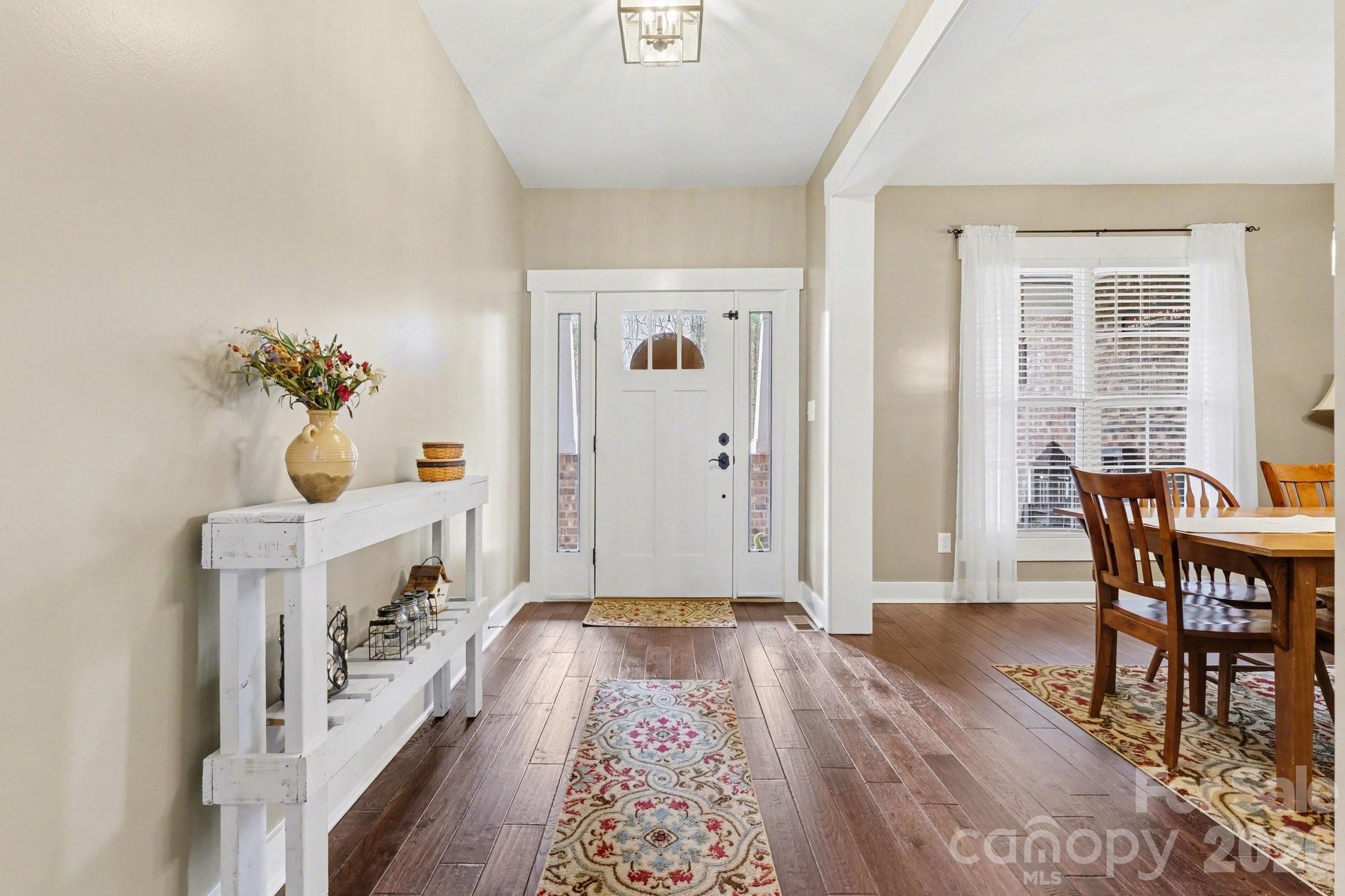 1520 Bennington Drive NW