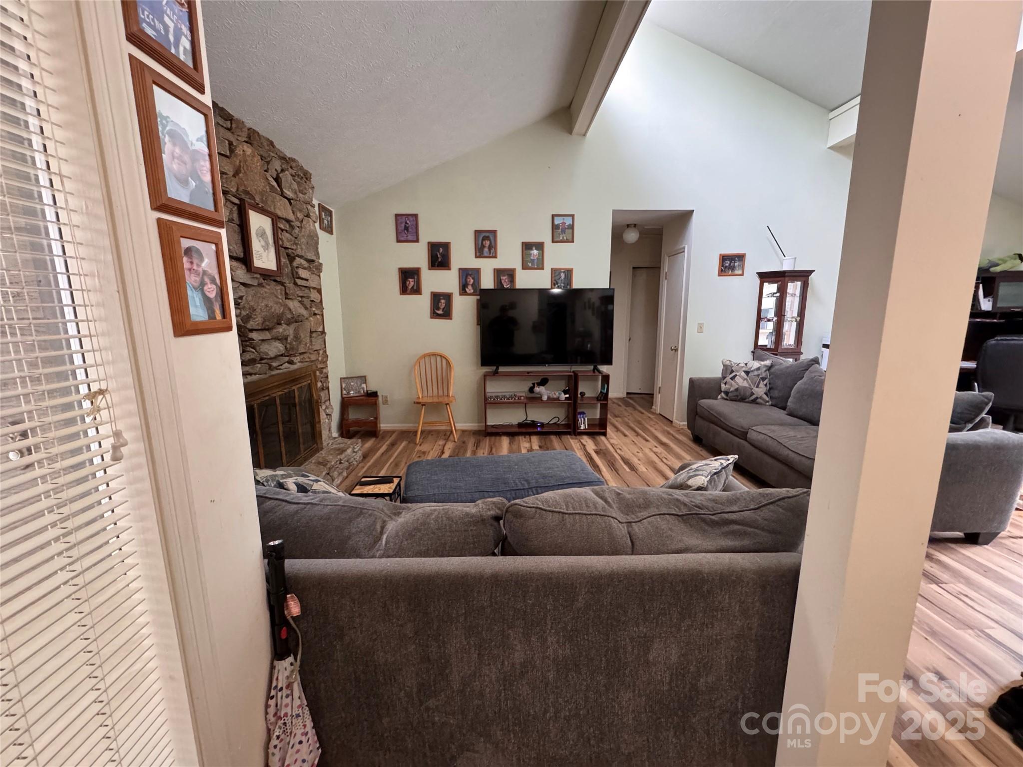 15 Golden Oaks Lane