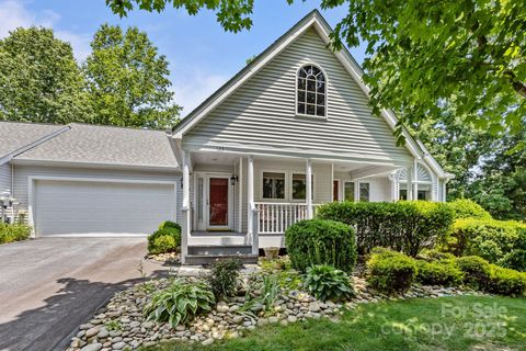 123 Carriage Walk Lane Hendersonville NC 28791