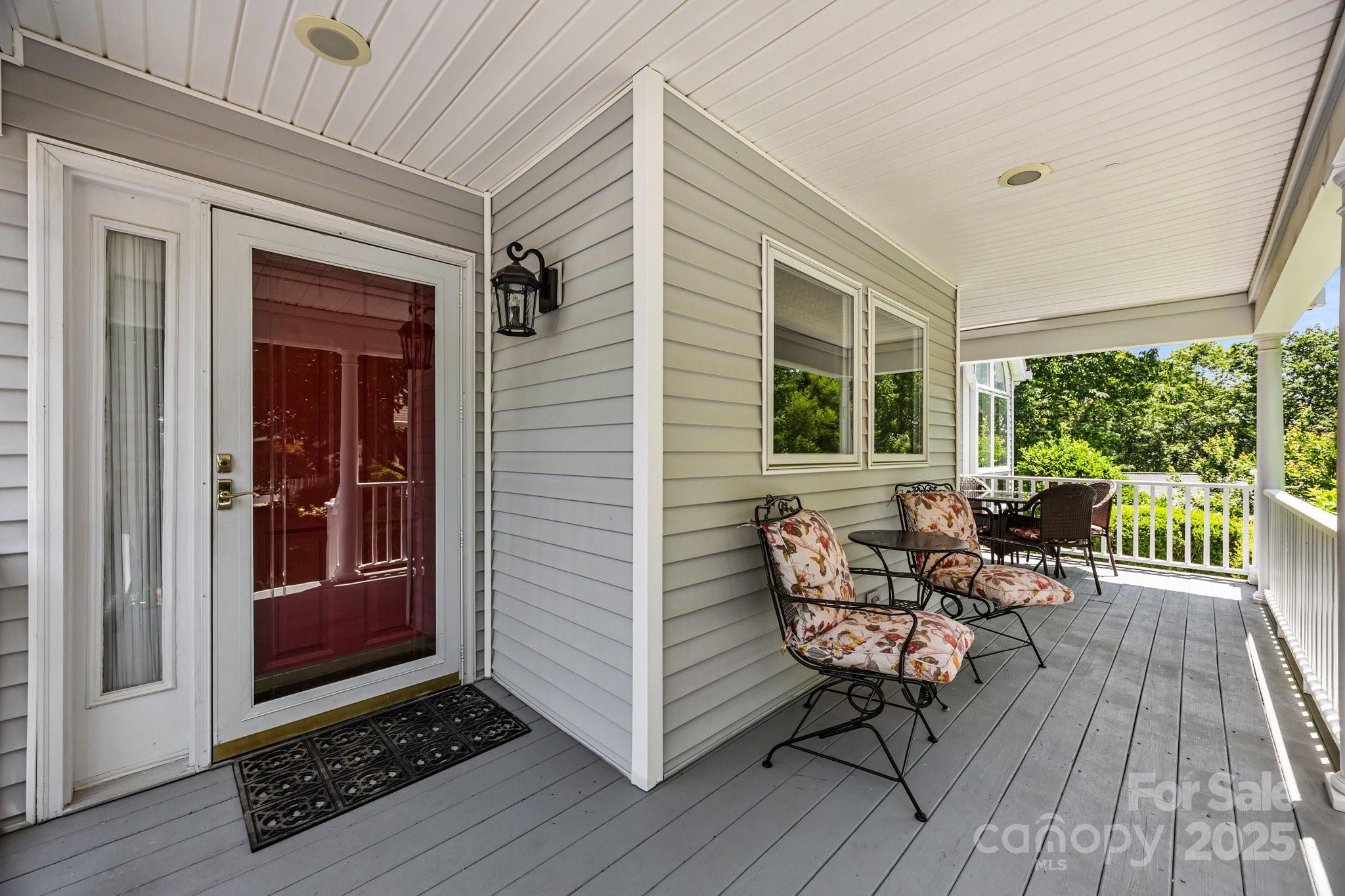 123 Carriage Walk Lane