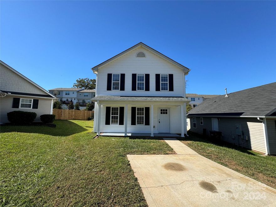 Move in ready home with fresh paint and new flooring.  Nice kitchen with granite countertops.  Could-de-sac lot.  Spacious floorplan and great location.