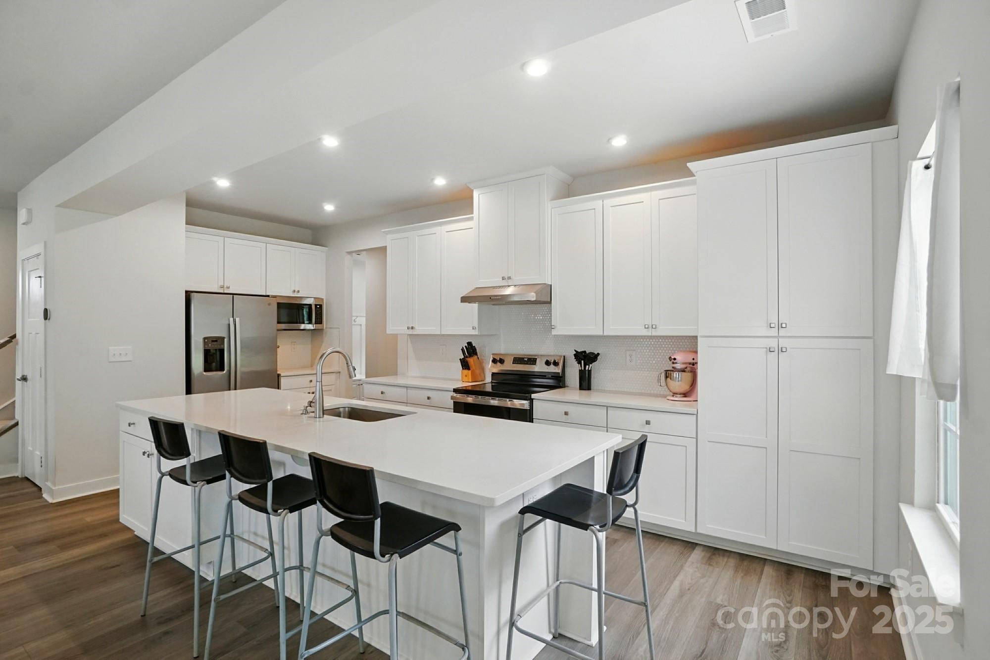 812 Dogwood Creek Lane
