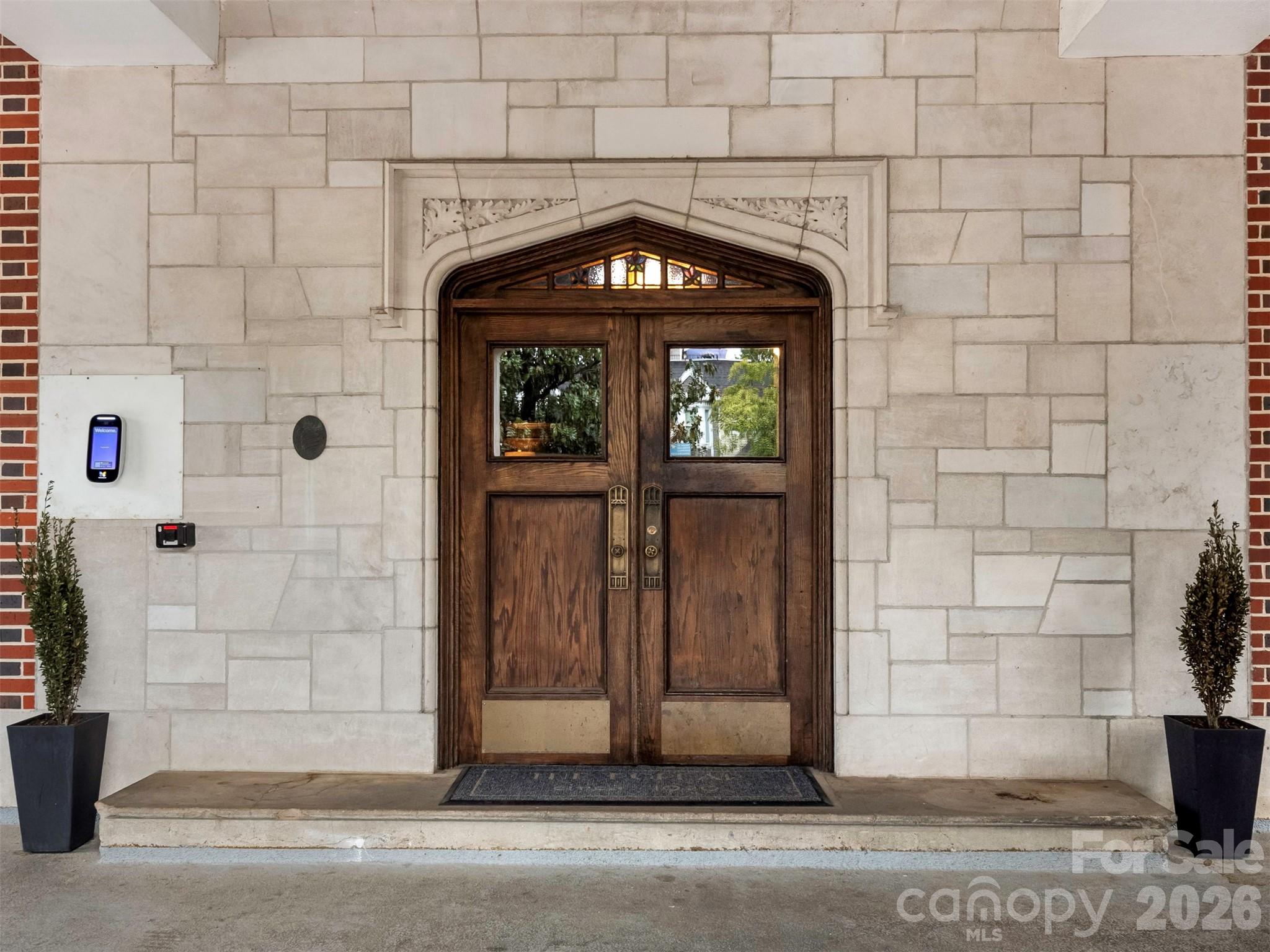 301 W 10th Street 107