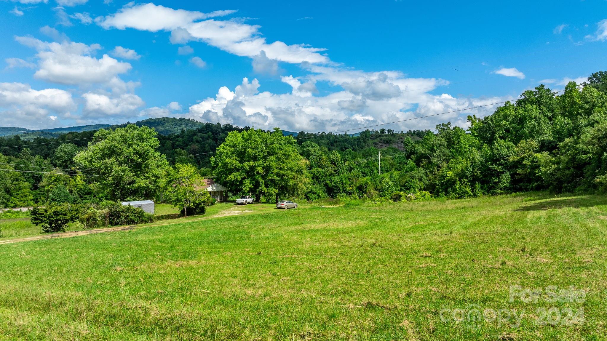 1147 Old Linville Road
