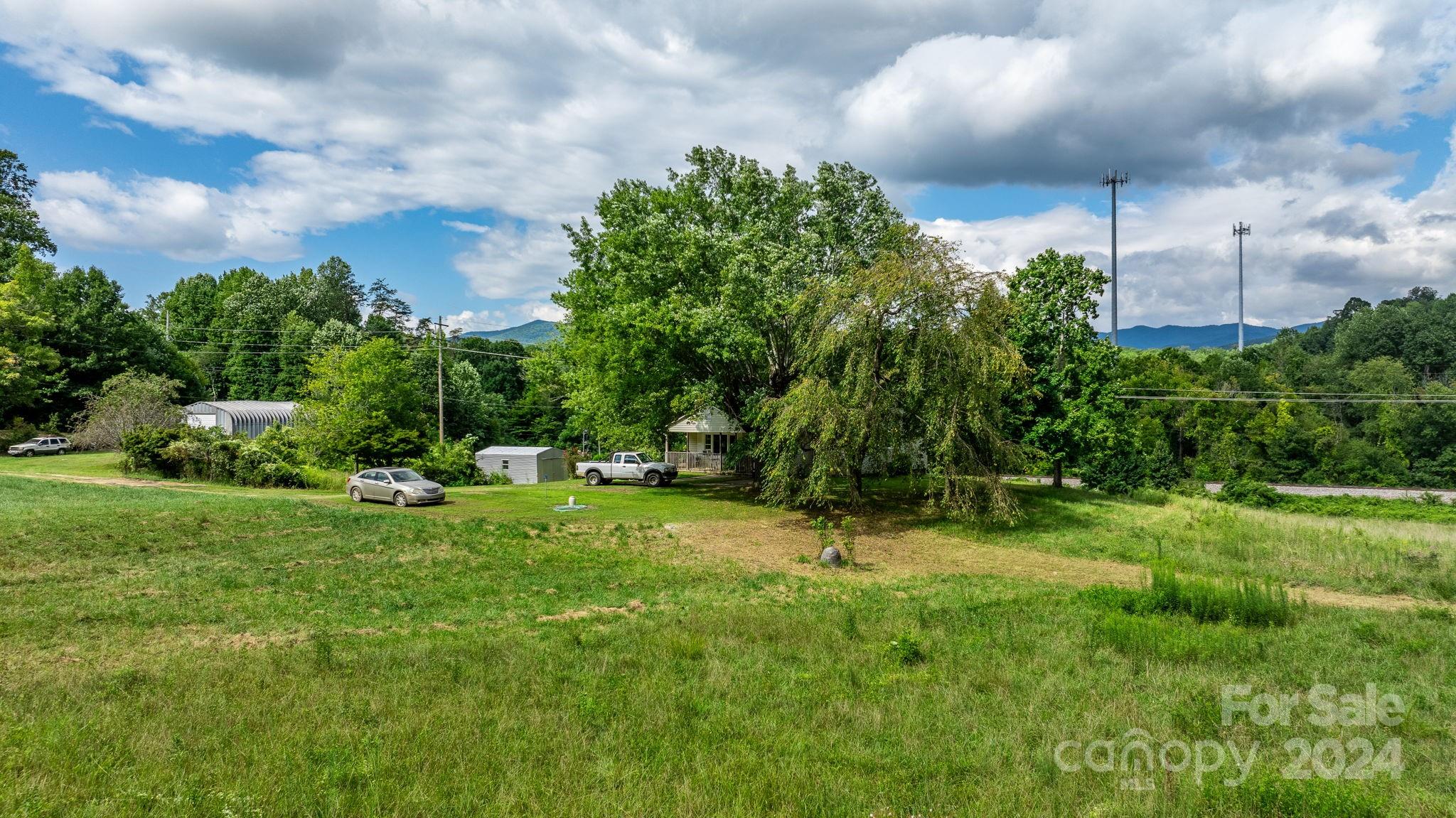 1147 Old Linville Road