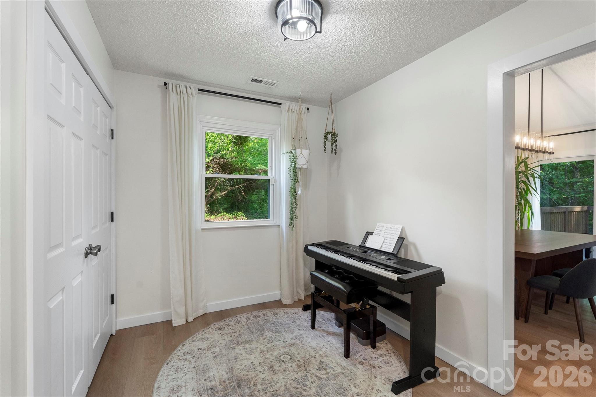 Mcalpine Woods - Residential