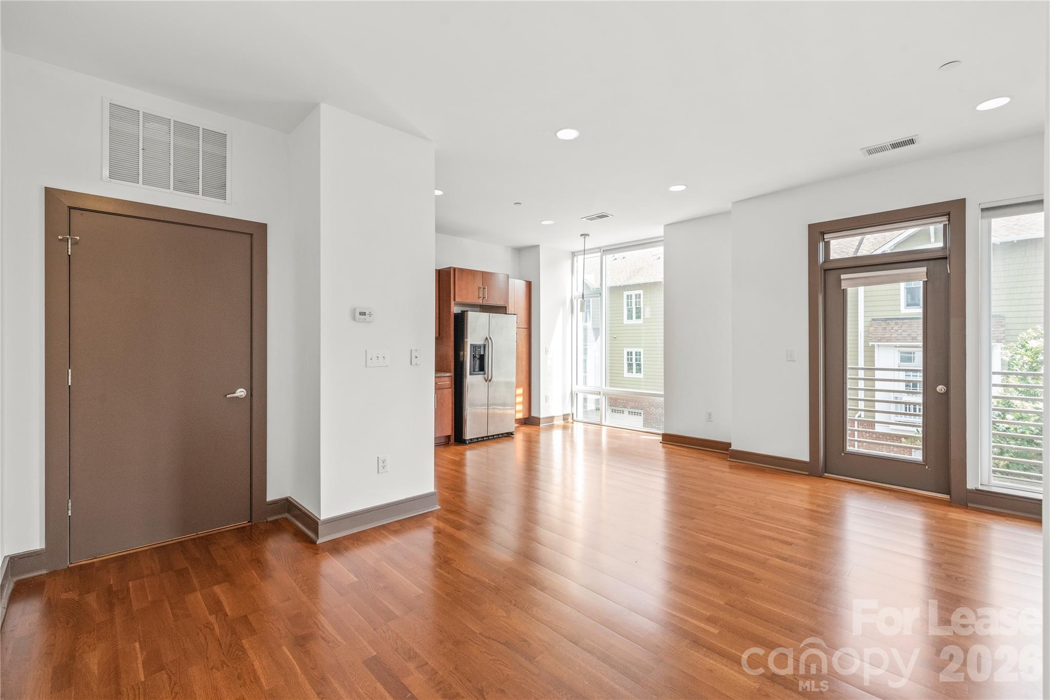 2200 Lyndhurst Avenue 201