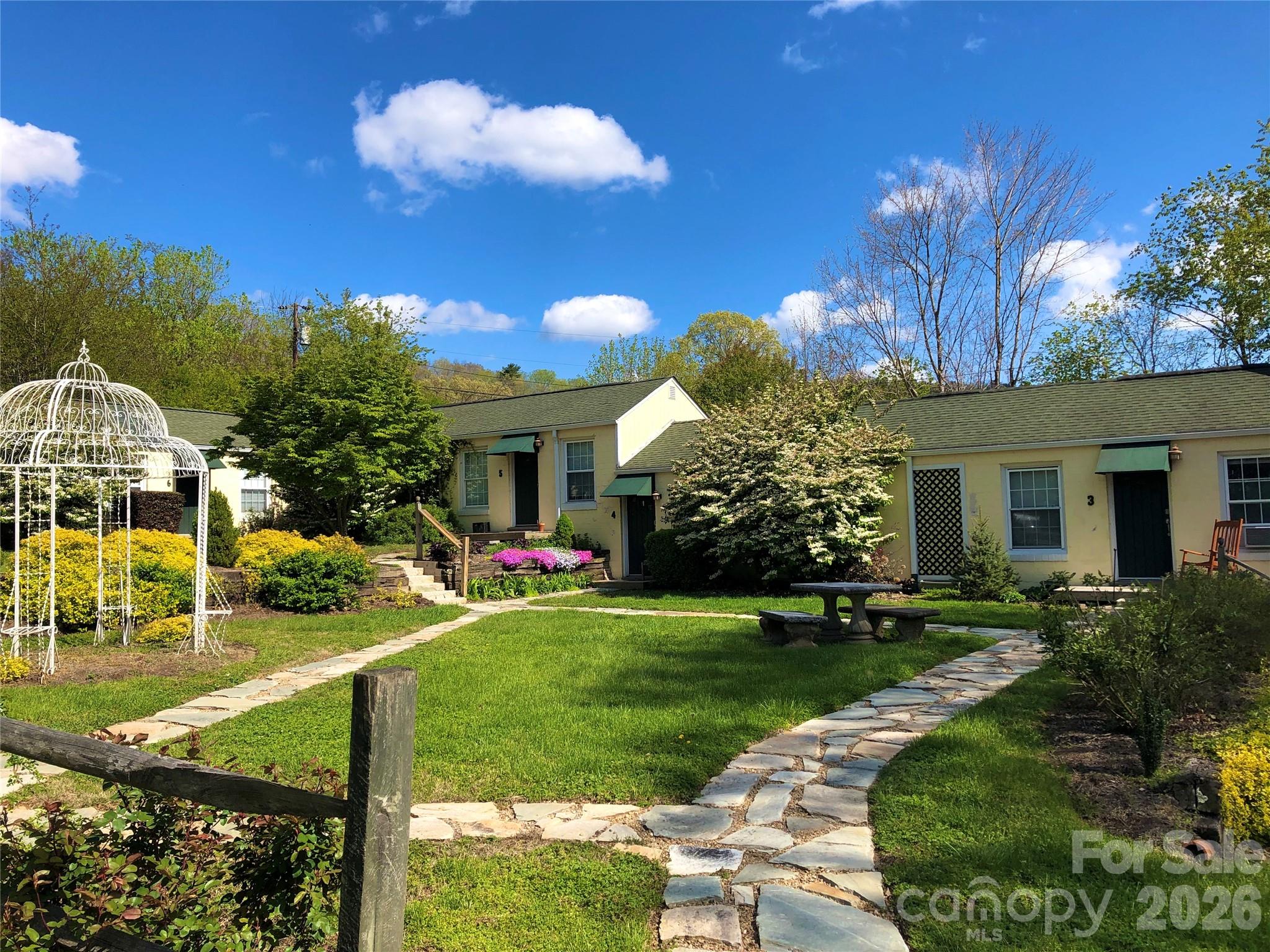375 Weaverville Road, Asheville, NC, 28804