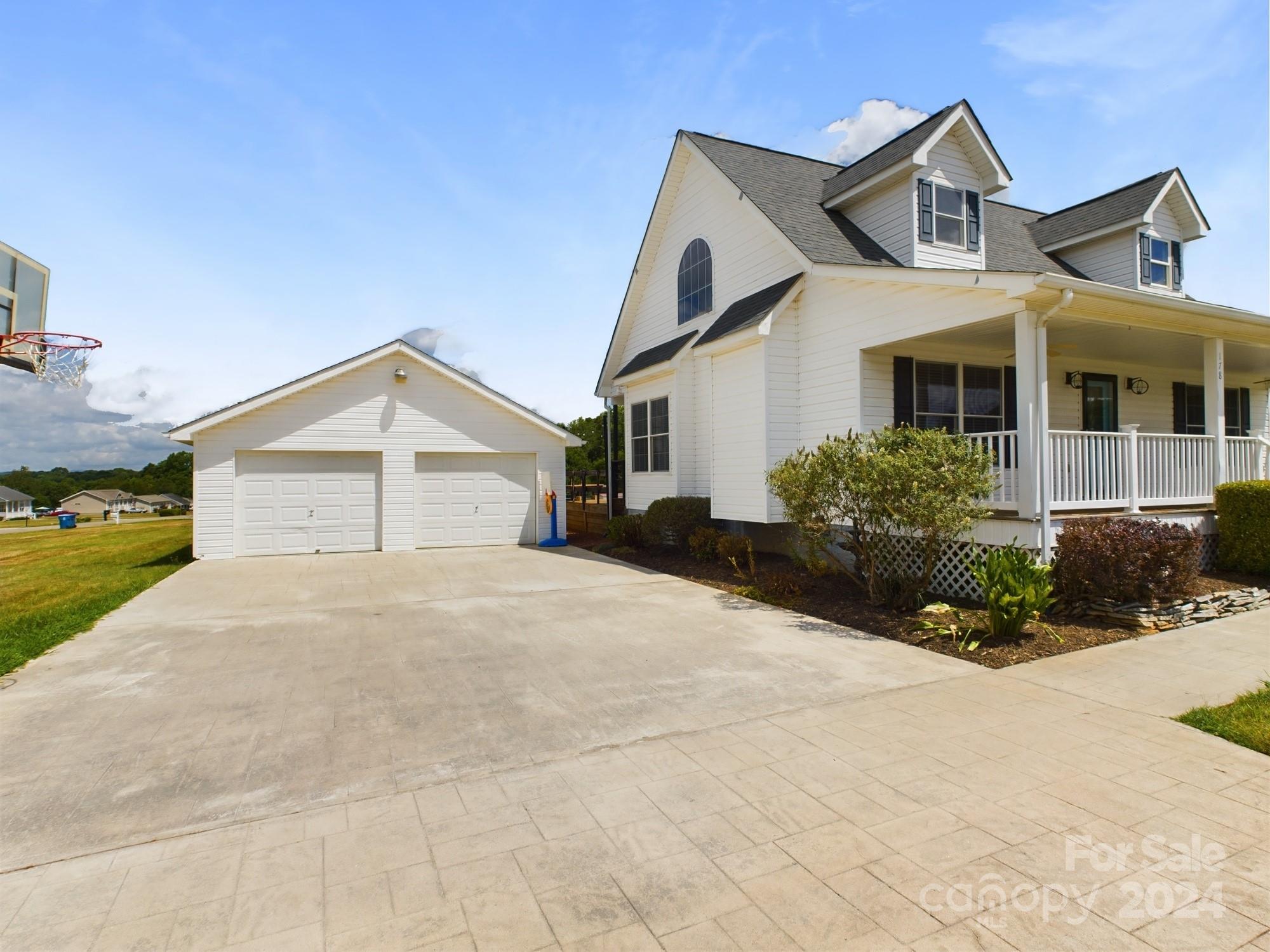 Crest View - Residential