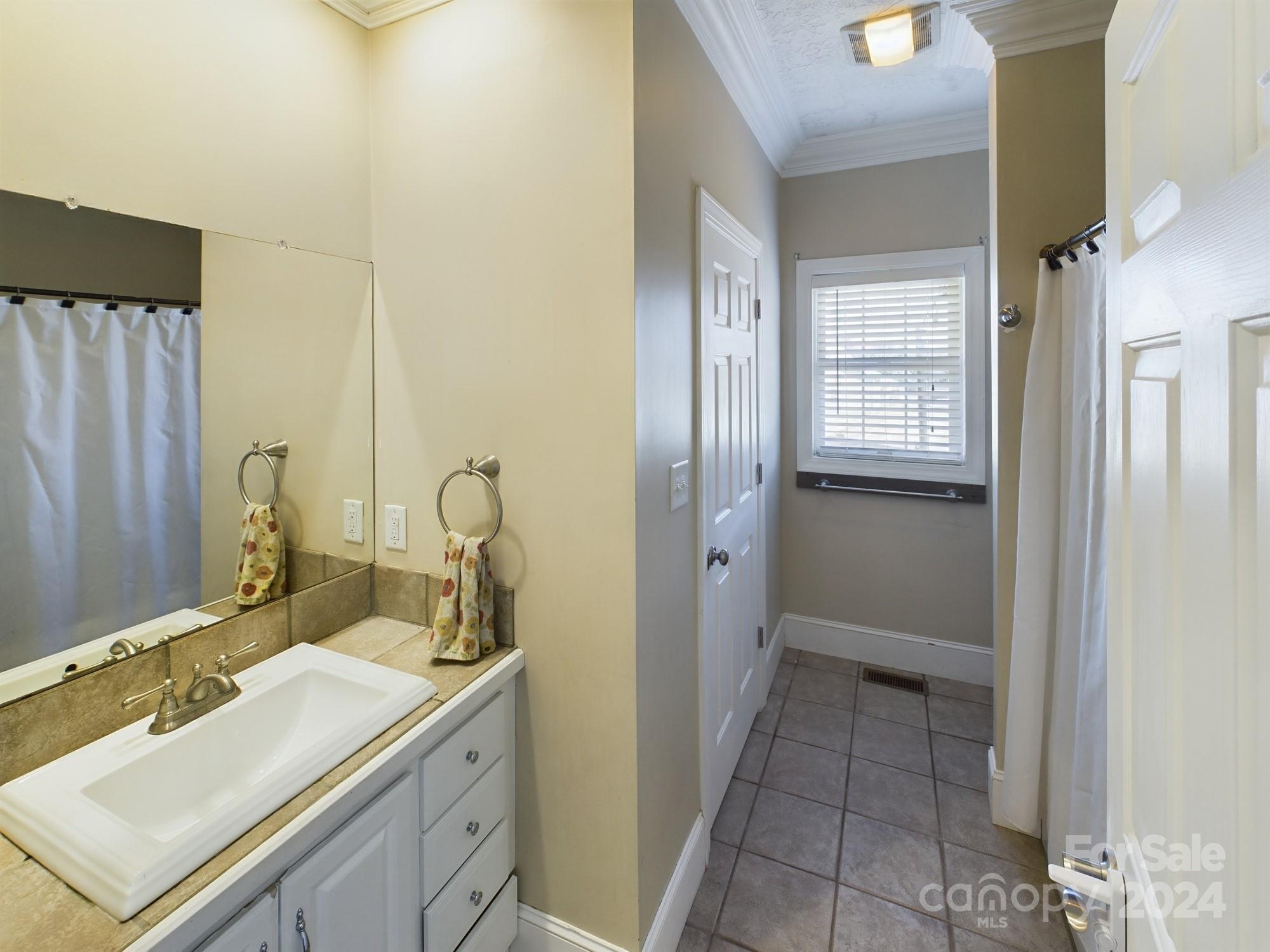 Crest View - Residential