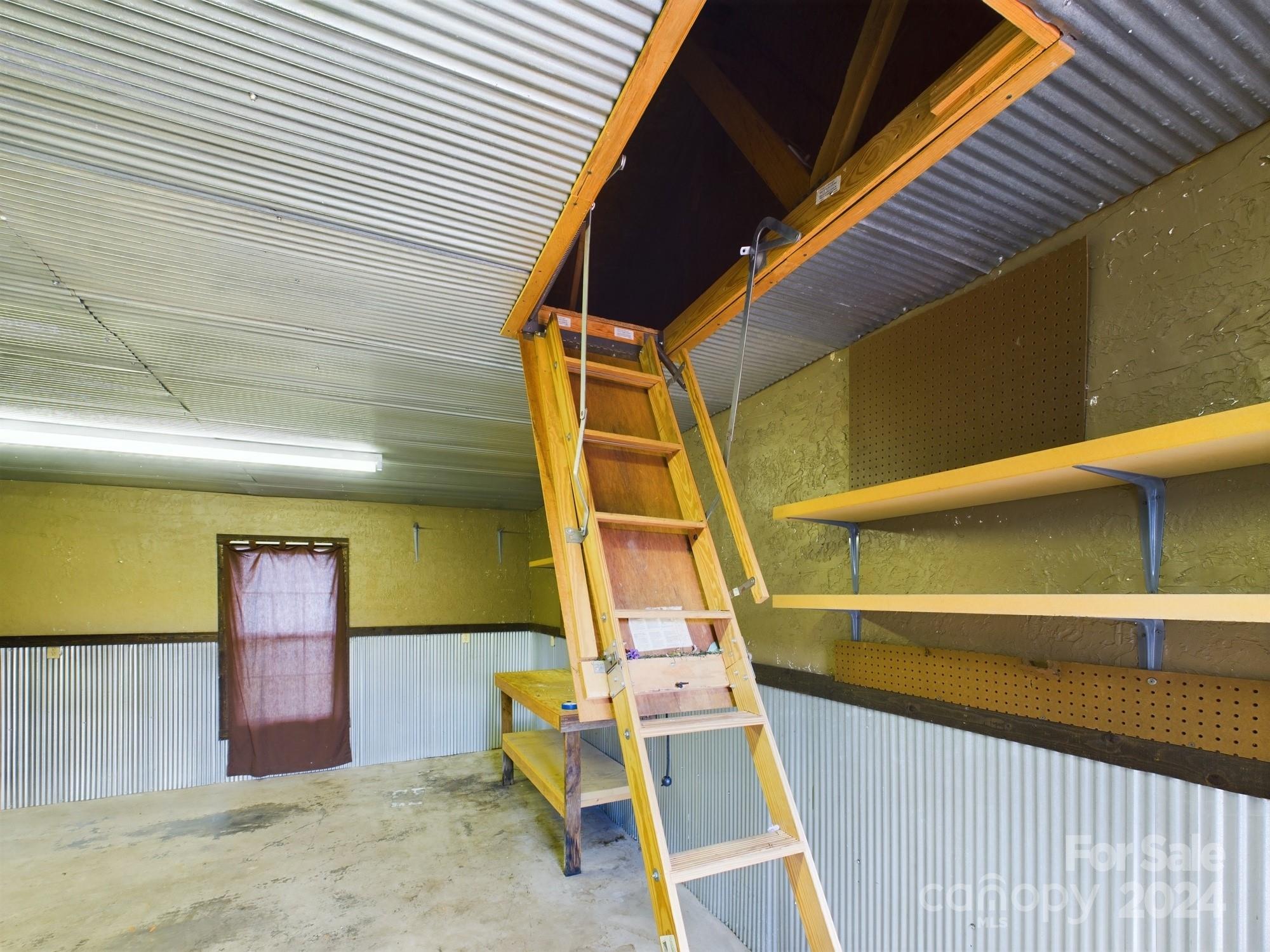 Crest View - Residential